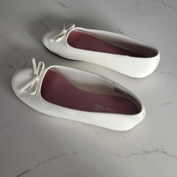 Girls White Flats US 13 1/2 - Picture 5 of 9